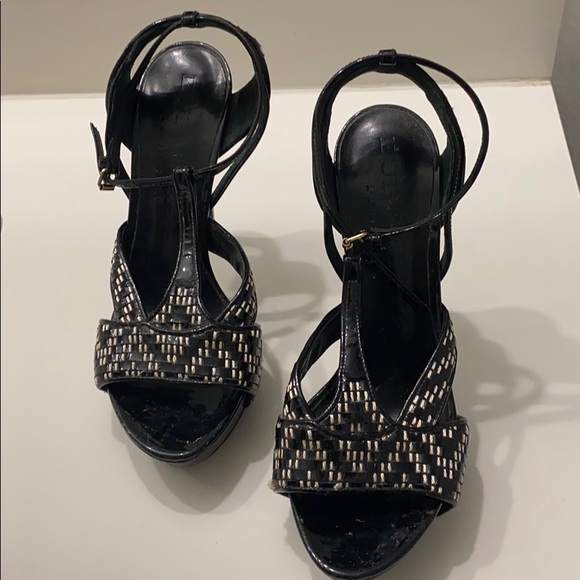 Like New Burberry Maryjane Platform Plaid Wrap - Picture 2 of 6